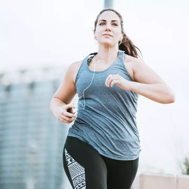 Sarah, 31